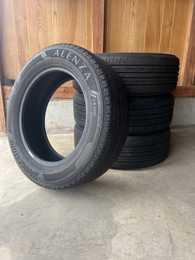 組み換え無料ノーマルタイヤ235/60R18 103H 最高なブリヂストンLX100