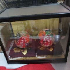 「福」＆「寿」 飾り毬／ガラスケース入り／縁起物／直接受け渡しのみの画像