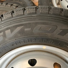 145R-12-6PRスタッドレスホイール組の画像