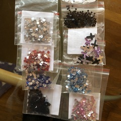 無料！シールとキラキラパーツセットの画像