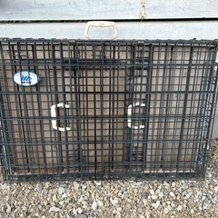 犬小屋と折りたたみゲージ大の画像