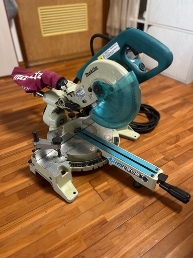 マキタ　　スライド丸鋸