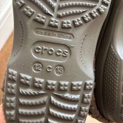 ①クロックスの画像