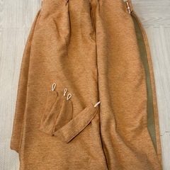 美品　カーテン　90✖️140 二枚の画像