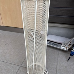 キックボード　傘　傘立ての画像