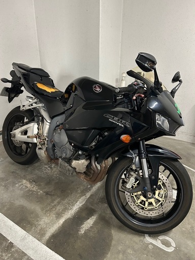 大型バイクCBR600 明日までの投稿