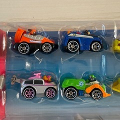 大人気　パウパトロール　ダイキャストビークル　ギフトパック　限定カラービークル付の画像