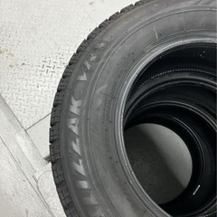BRIDGESTONE BLIZZAK VRX 185/70r14 溝5mm 中古４本　の画像