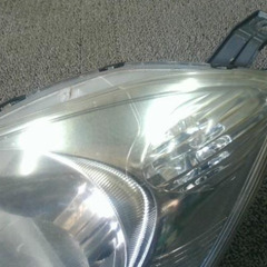フィットシャトル DAA-GP2 左ヘッドライト ヘッドランプ の画像
