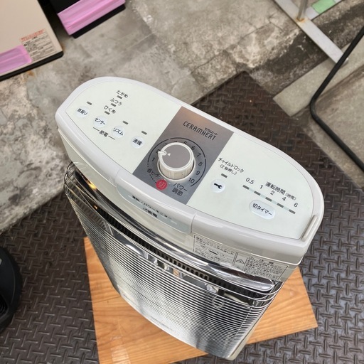DAIKIN 遠赤外線暖房機【F01018】