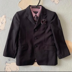 黒いストライプスーツ　110 入学式　キッズフォーマルの画像