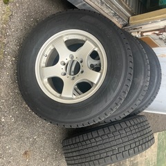 ランドクルーザータイヤの画像