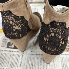 厚底ショートブーツの画像