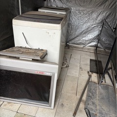 サイクルハウス、洗濯機2台、テレビ2台の画像