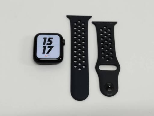 Apple Watch Nike SE 第1世代/GPS/40mm/A2351/スペースグレー〈MKQ33J/A〉 (1)