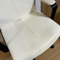 回転椅子　ホワイトの画像