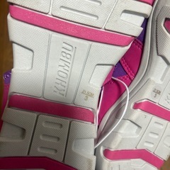 水陸両用の女の子用サンダルの画像