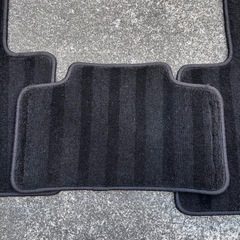 80ハリアー純正フロアマットの画像