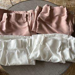 4枚組カーテンの画像