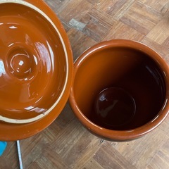 蓋付きかめの画像