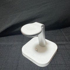 iPhone/Apple Watch/AirPods ３点充電スタンドの画像