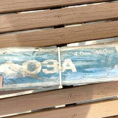 非対面渡し　①ニッテツ溶接棒　NS-03Hi 4×450mm 箱ボロボロ破れの画像