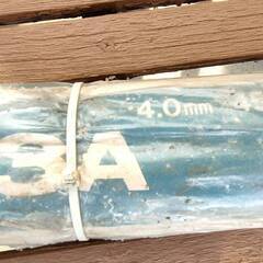 非対面渡し　①ニッテツ溶接棒　NS-03Hi 4×450mm 箱ボロボロ破れの画像