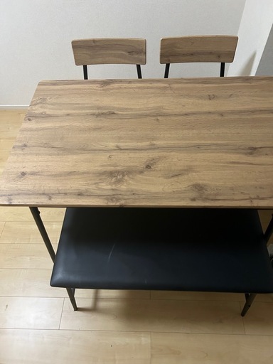 ダイニングテーブル