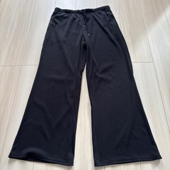 ワンピースとリブ編みパンツセットの画像