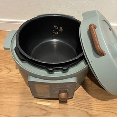ほぼ新品✨　ピスタチオグリーン🫛電気圧力鍋　アイリスオーヤマの画像