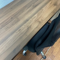 机、椅子セットの画像