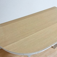 IKEA 半円形テーブル　机　デスクの画像