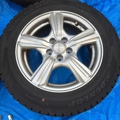 スタッドレスタイヤ　冬タイヤ　ダンロップウィンターマックス　185/65R15の画像