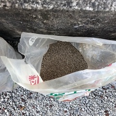 赤玉土、苦土石灰、牛フン？の画像