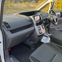 【正月に家族で】トヨタ　ヴォクシーZRR70煌　バルブマチック　パドルシフトの画像