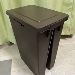 キッチン用ゴミ箱☆ペダル式 45リットル ブラウン の画像
