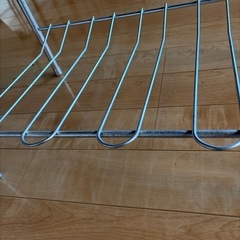 レトロなスチールラックの画像