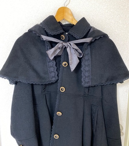 【売れました】axes femme フードとケープ付コート ロング M 黒