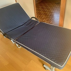 折りたたみベッドお譲りします。の画像