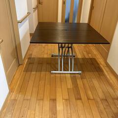 昇降式テーブルの画像