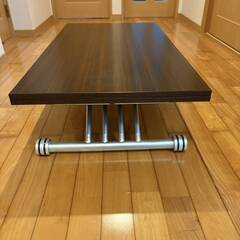 昇降式テーブルの画像