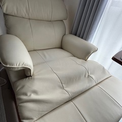 リクライニングソファ＋サイドテーブル（コンセント付き）の画像