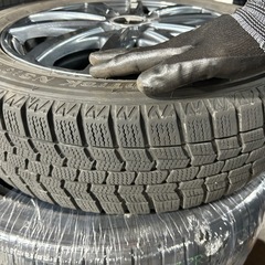 タイヤアルミホイル付き155/65/R14スタッドレスの画像