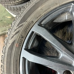 タイヤアルミホイル付き155/65/R14スタッドレスの画像