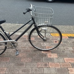 大人用自転車　27インチ　6段ギア、オートライト、鍵付き　片側スタンドの画像