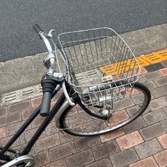 大人用自転車　27インチ　6段ギア、オートライト、鍵付き　片側スタンドの画像