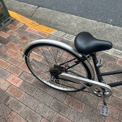 大人用自転車　27インチ　6段ギア、オートライト、鍵付き　片側スタンドの画像