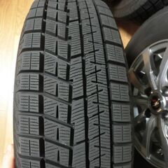 スタッドレスタイヤ185/70R14 2023年製 溝6ｍｍ アルミホイール付き4本の画像