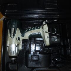 充電式インパクトドライバーの画像