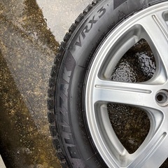 ブリヂストンVRX3  ホイール付きスタッドレスタイヤの画像